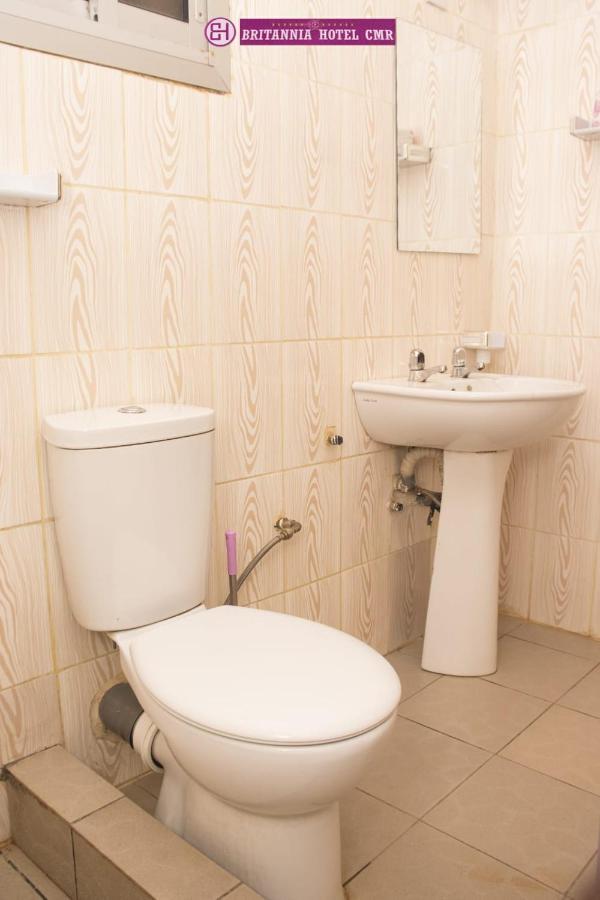 Britannia Hotel Cmr Яунде Екстер'єр фото