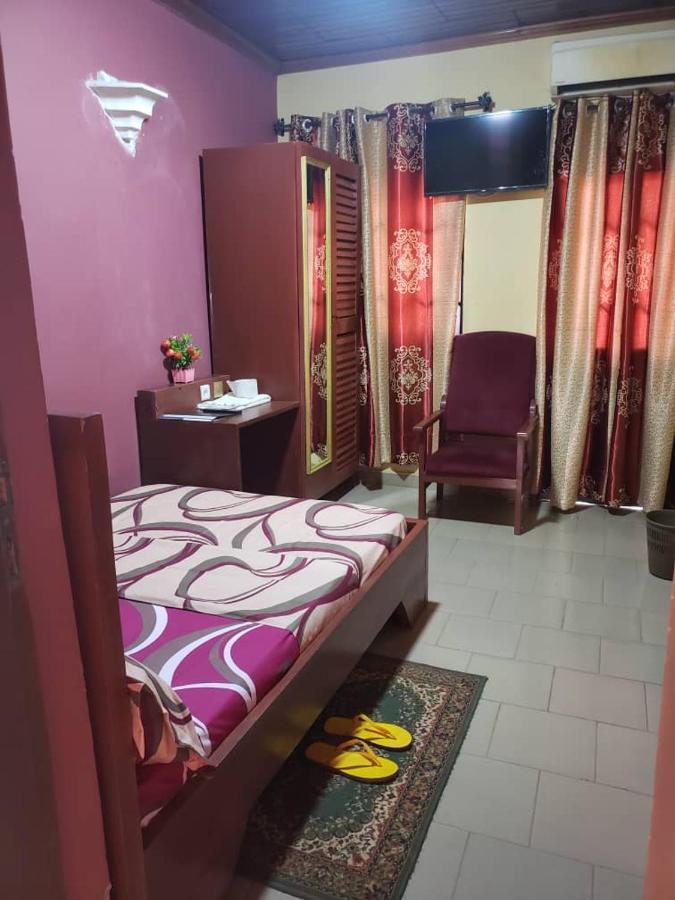 Britannia Hotel Cmr Яунде Екстер'єр фото