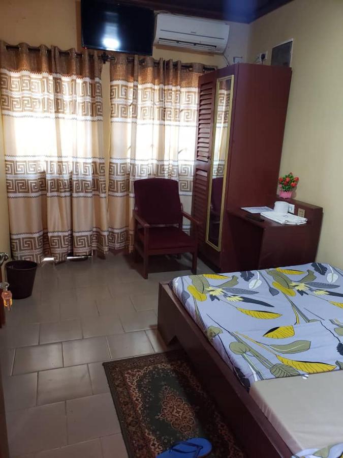 Britannia Hotel Cmr Яунде Екстер'єр фото